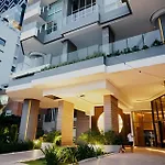 Beachfront Bocagrande Stay | Breathtaking Sunsets